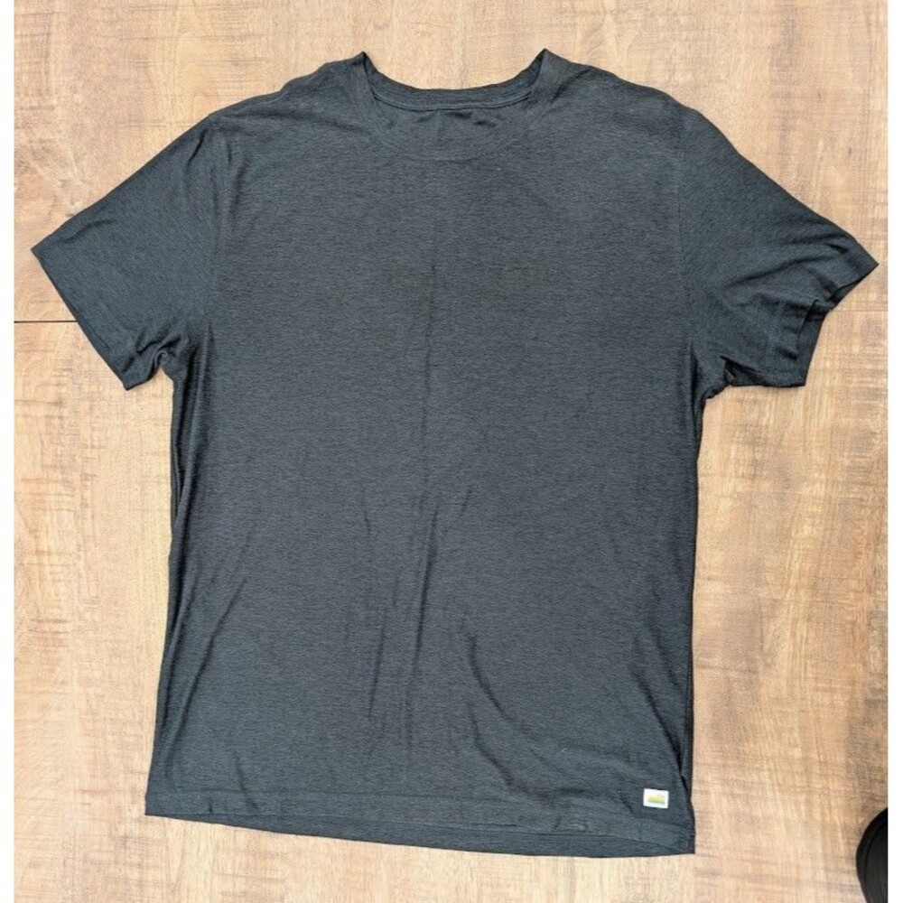 Vuori Strato Tech Tee Men's Large Charcoal Heather Performance Shirt V126